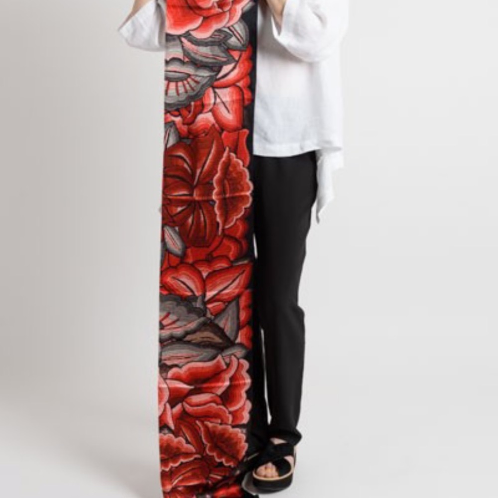 EUC like new beautiful Pineda covalin long silk poncho in red (Istmo). One size